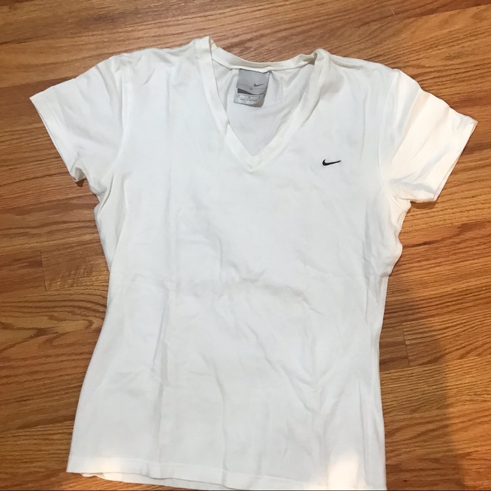 👟NIKE Athletic Tee